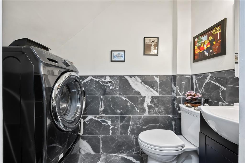 2426 Bragg Street Sheepshead Bay Brooklyn NY 11235
