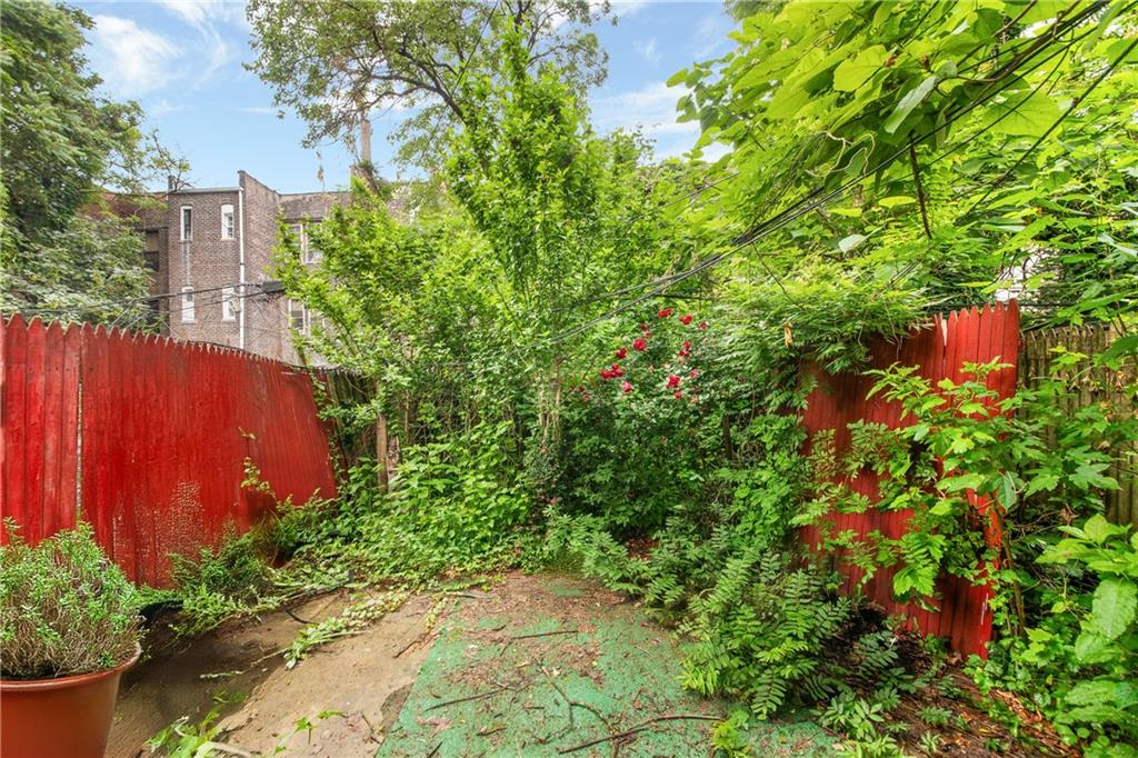 317 Pennsylvania Avenue East New York Brooklyn NY 11207