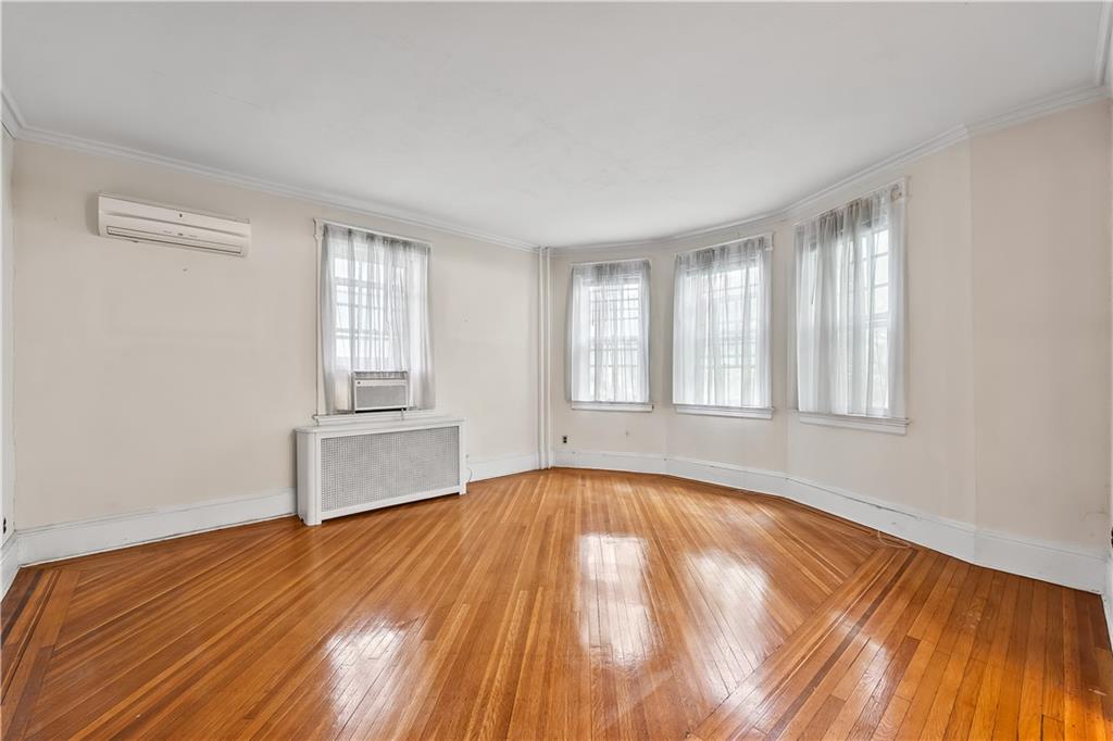 58 Vanderbilt Avenue Clifton Staten Island NY 10304