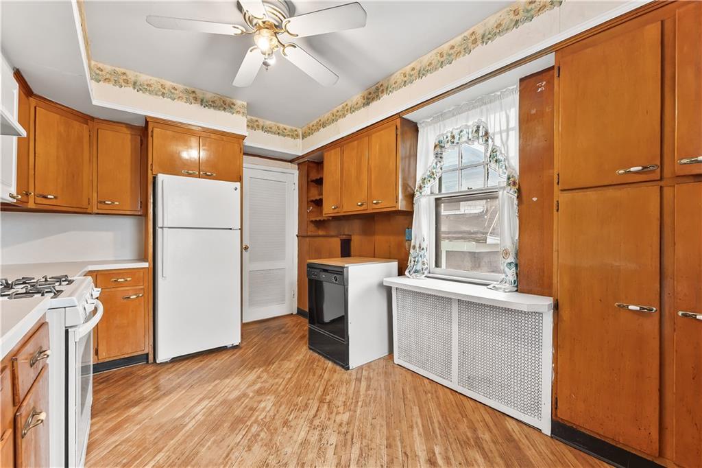 58 Vanderbilt Avenue Clifton Staten Island NY 10304