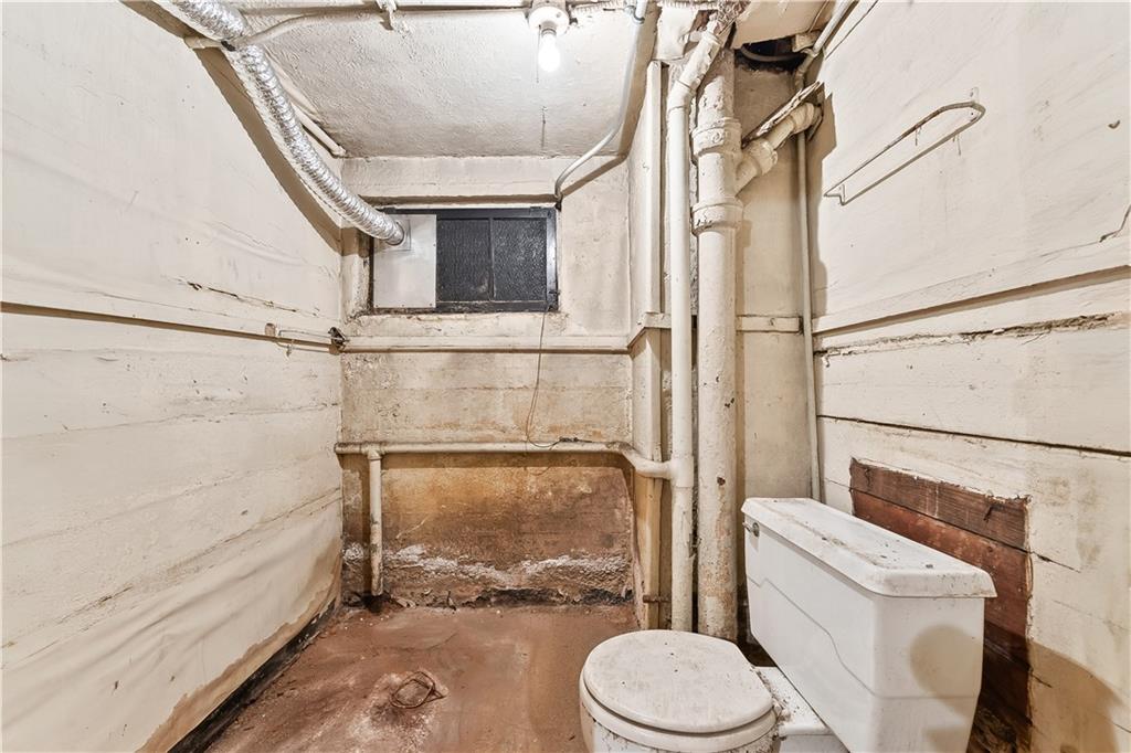 58 Vanderbilt Avenue Clifton Staten Island NY 10304