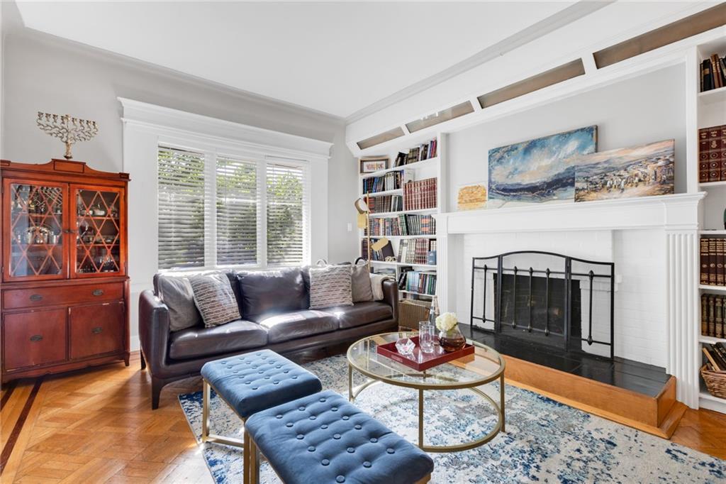 154 Beaumont Street Manhattan Beach Brooklyn NY 11235