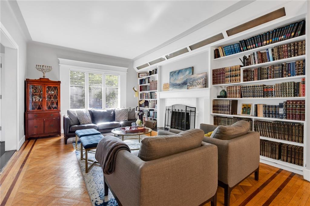 154 Beaumont Street Manhattan Beach Brooklyn NY 11235