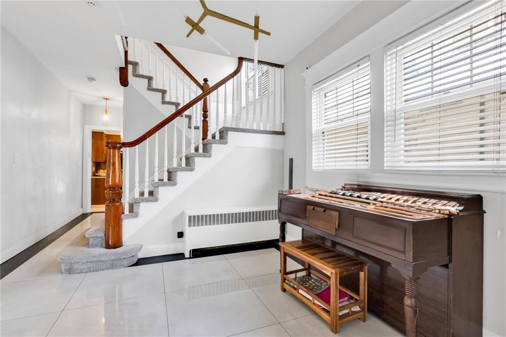 154 Beaumont Street Manhattan Beach Brooklyn NY 11235