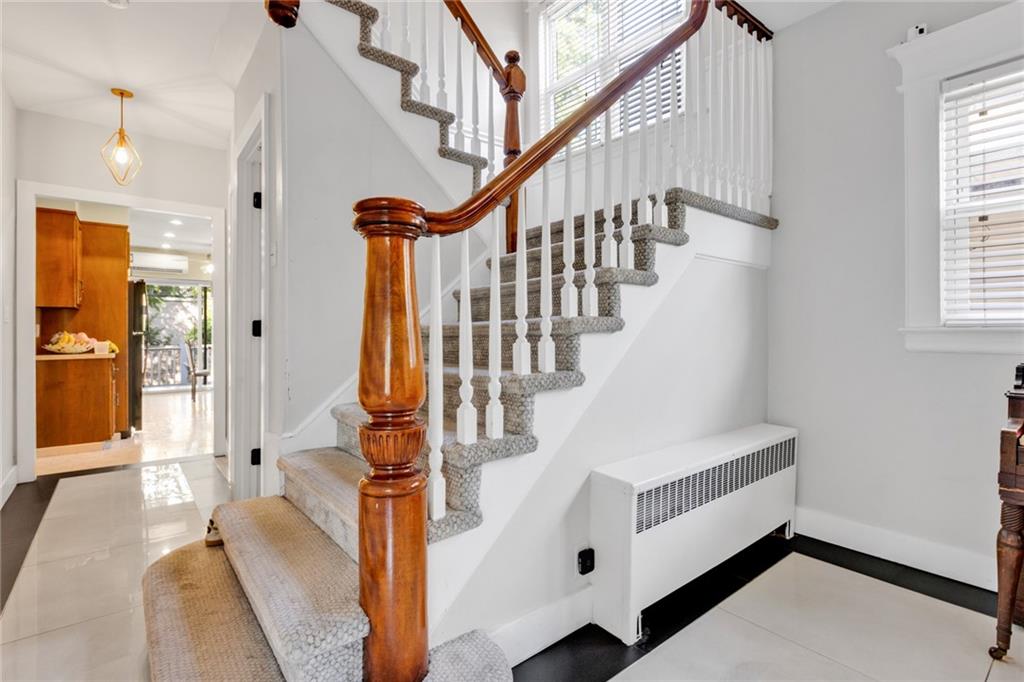 154 Beaumont Street Manhattan Beach Brooklyn NY 11235