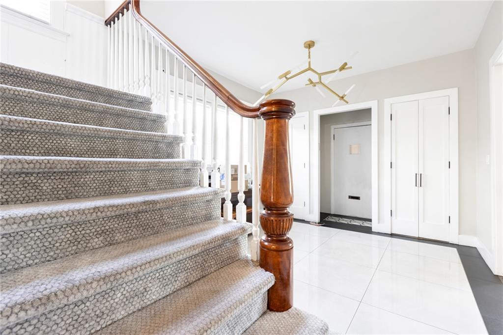 154 Beaumont Street Manhattan Beach Brooklyn NY 11235
