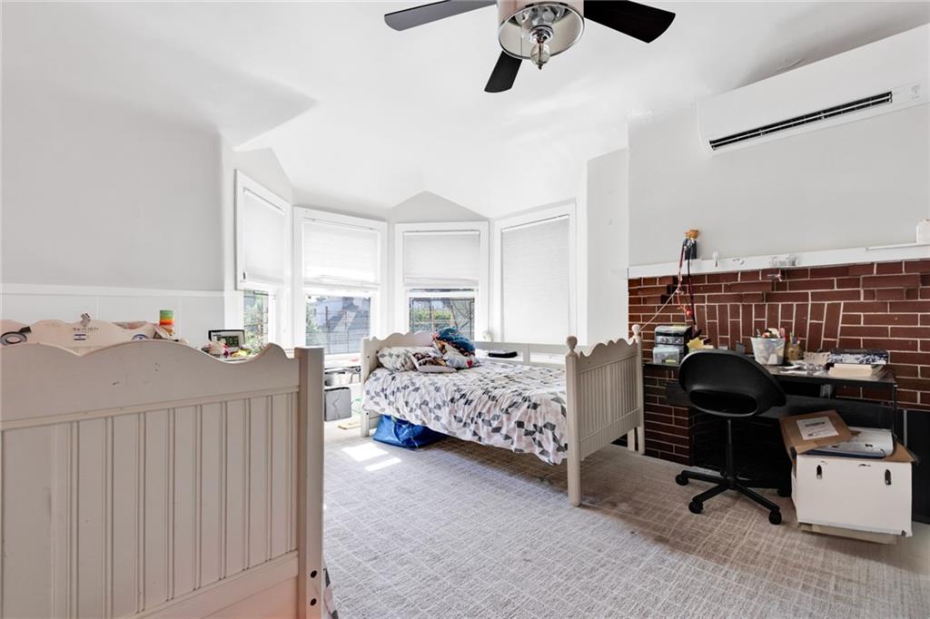 154 Beaumont Street Manhattan Beach Brooklyn NY 11235