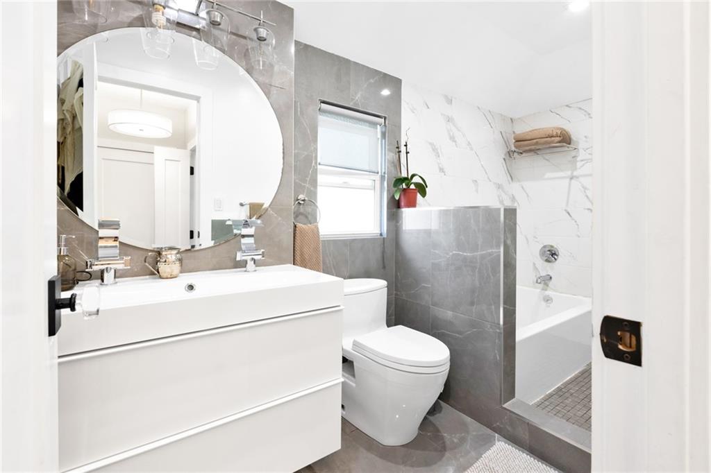 154 Beaumont Street Manhattan Beach Brooklyn NY 11235