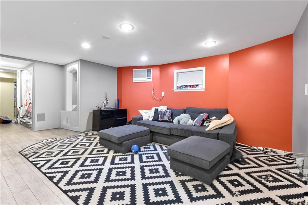 154 Beaumont Street Manhattan Beach Brooklyn NY 11235