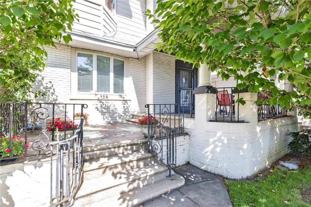 154 Beaumont Street Manhattan Beach Brooklyn NY 11235