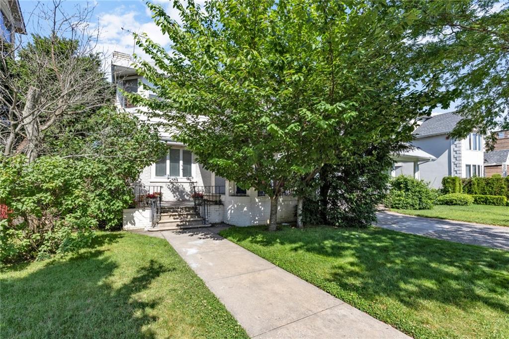 154 Beaumont Street Manhattan Beach Brooklyn NY 11235