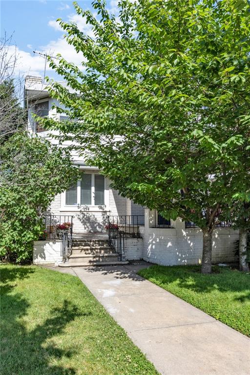154 Beaumont Street Manhattan Beach Brooklyn NY 11235