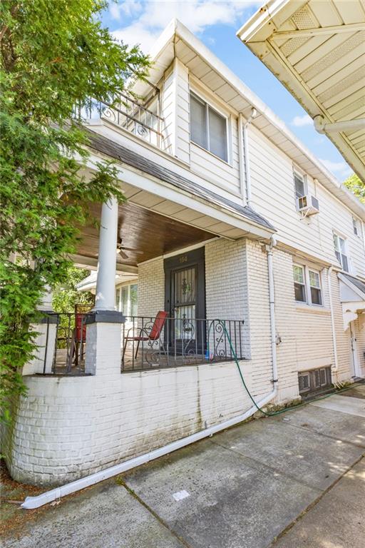 154 Beaumont Street Manhattan Beach Brooklyn NY 11235