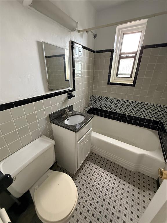 2821 Kings Highway Midwood Brooklyn NY 11229
