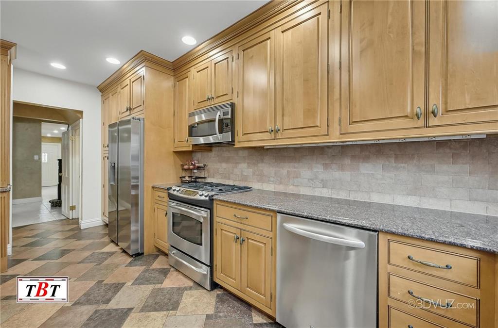 2116 Avenue L Midwood Brooklyn NY 11210