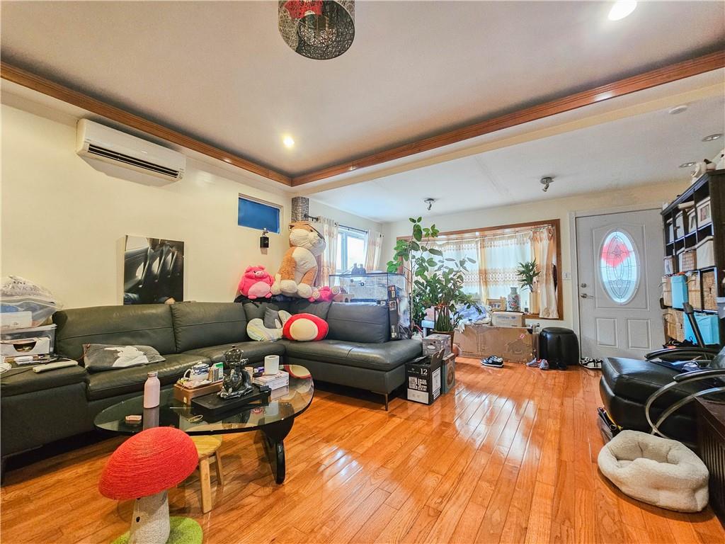 8219 7th Avenue Dyker Heights Brooklyn NY 11228