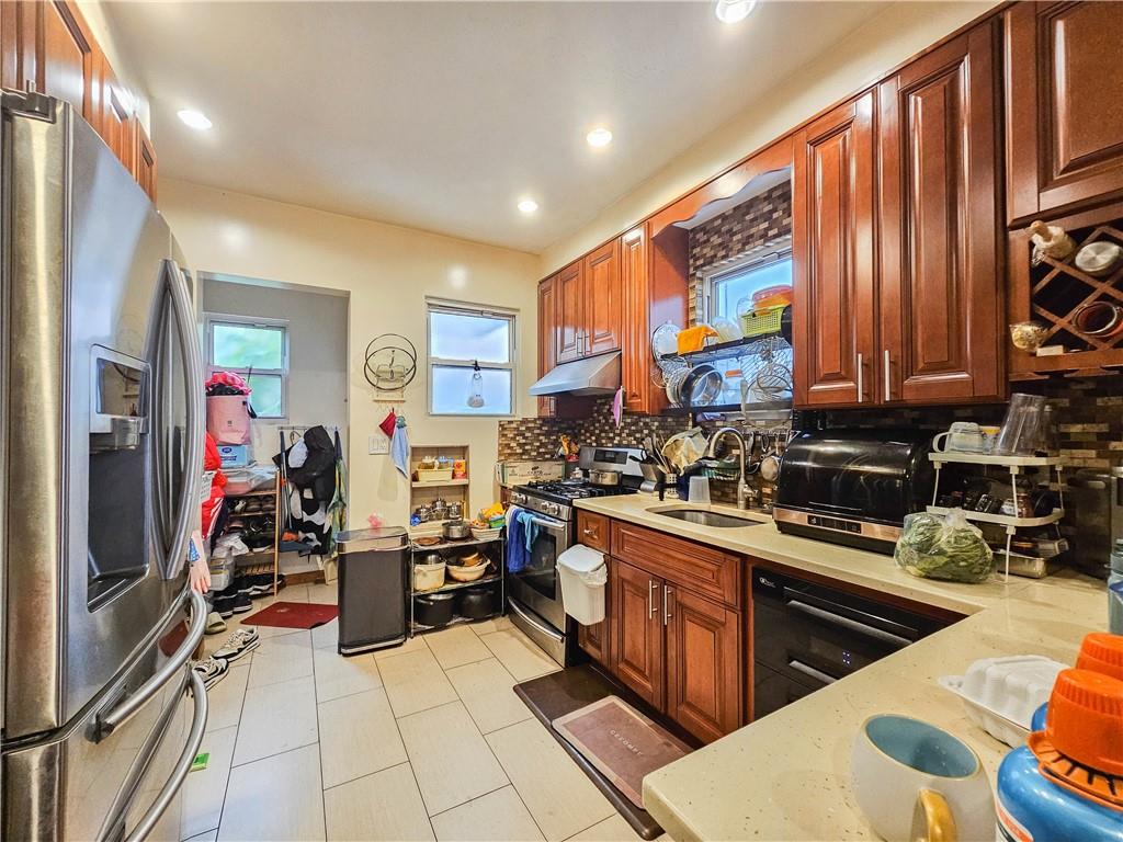 8219 7th Avenue Dyker Heights Brooklyn NY 11228