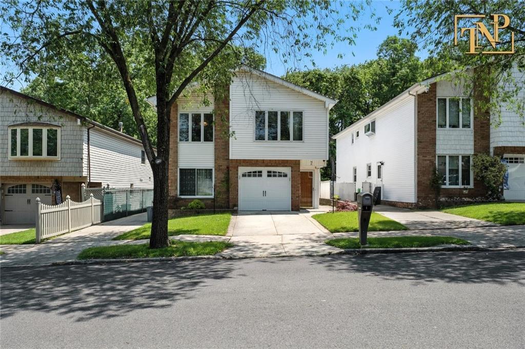 7 Kunath Avenue Rossville Staten Island NY 10309