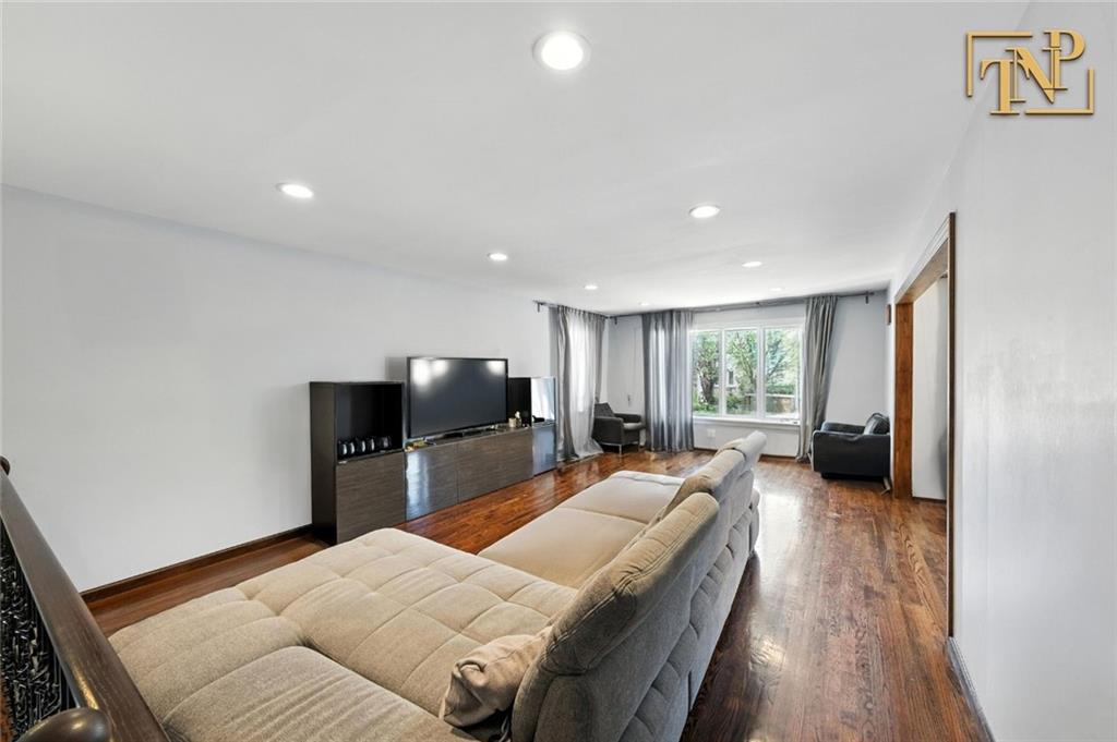 7 Kunath Avenue Rossville Staten Island NY 10309