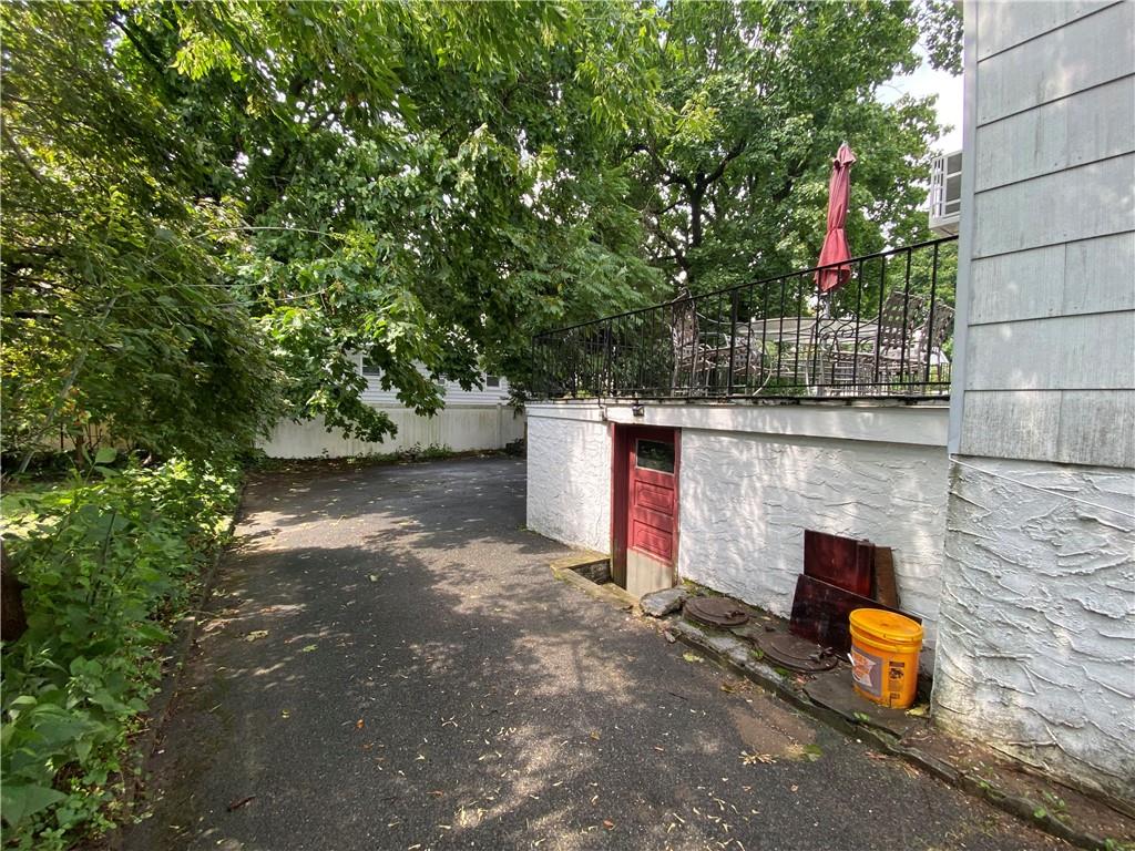 61 Oakland Avenue Out of NYC Other NY 10707
