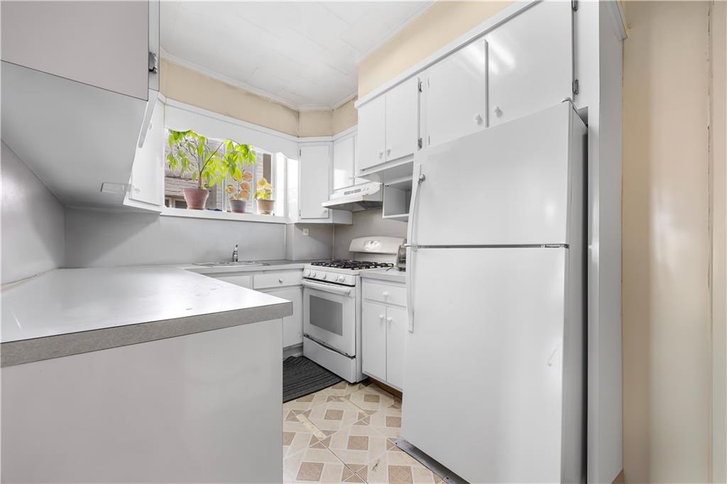8521 10th Avenue Dyker Heights Brooklyn NY 11228