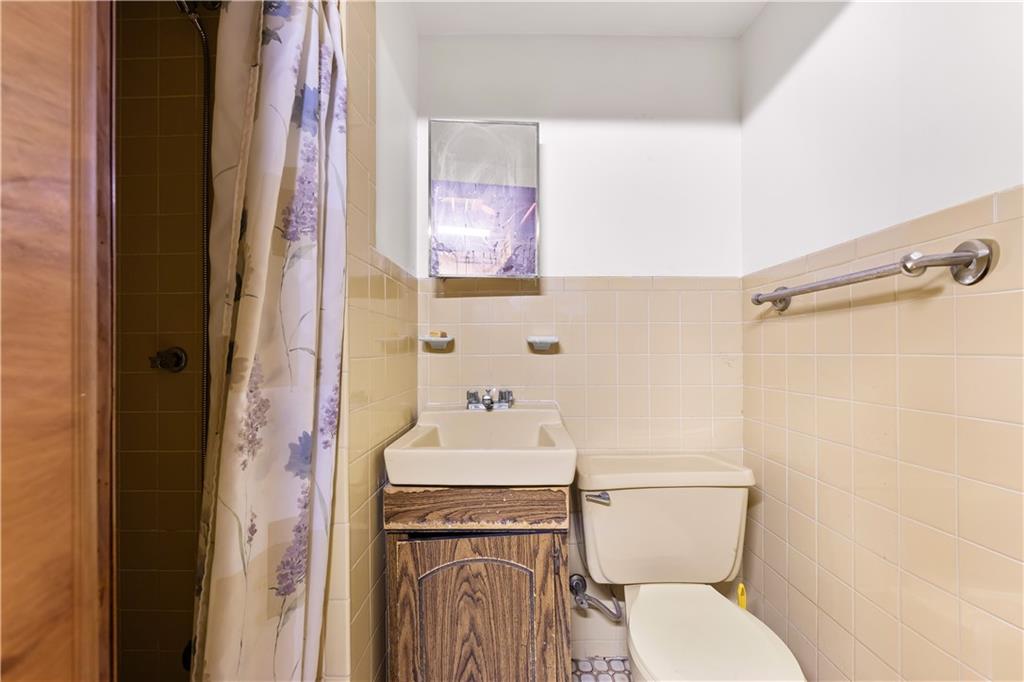8521 10th Avenue Dyker Heights Brooklyn NY 11228