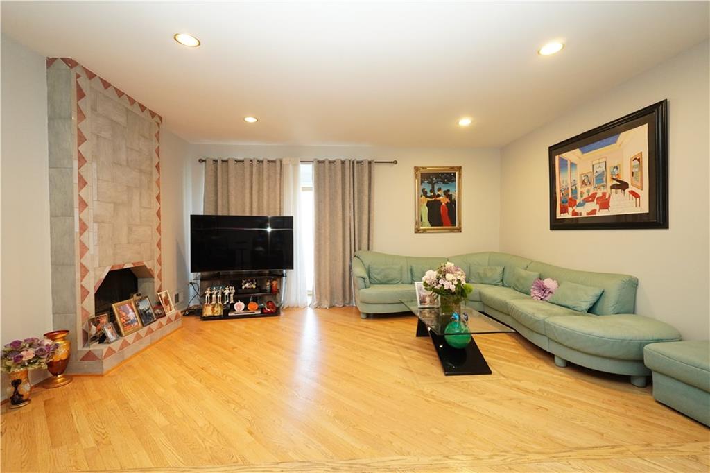 50 Dina Court Richmond Town Staten Island NY 10306