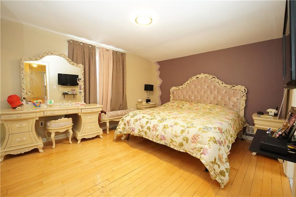 50 Dina Court Richmond Town Staten Island NY 10306