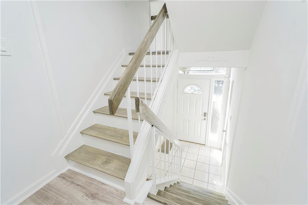 211 Dover Green Arden Heights Staten Island NY 10312
