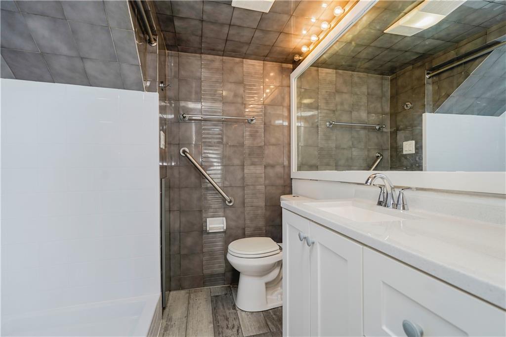 211 Dover Green Arden Heights Staten Island NY 10312