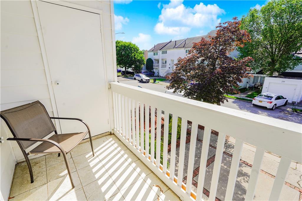 211 Dover Green Arden Heights Staten Island NY 10312