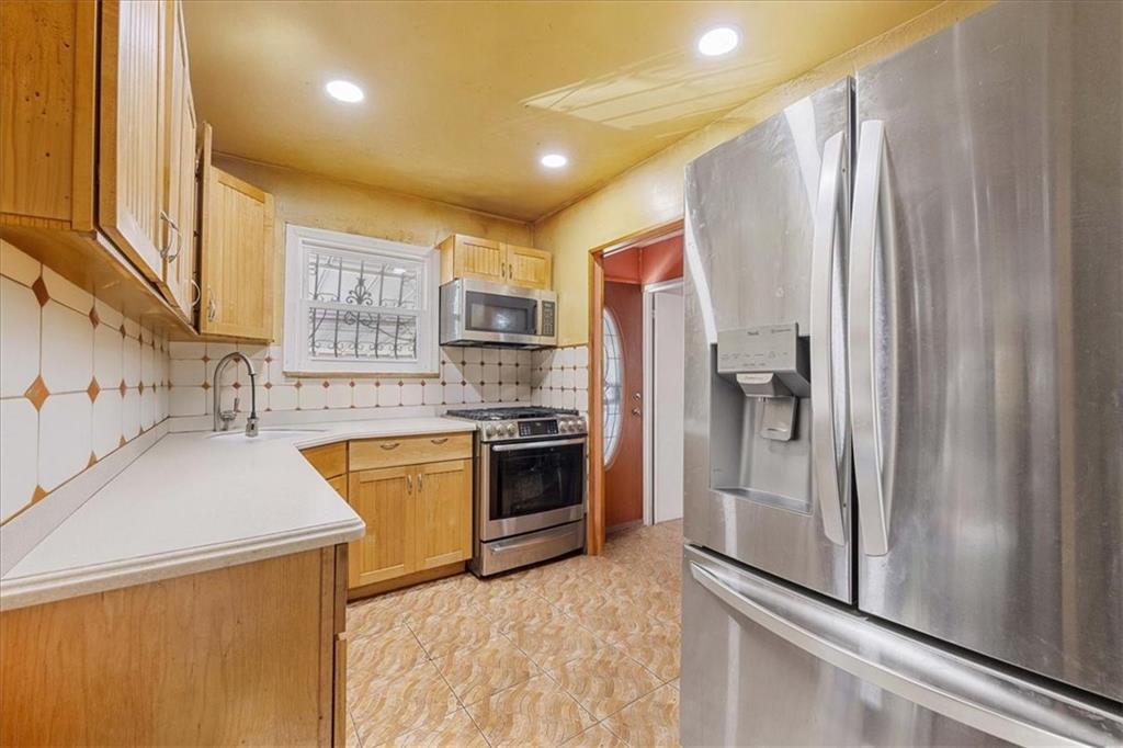 675 Saratoga Avenue Brownsville Brooklyn NY 11212