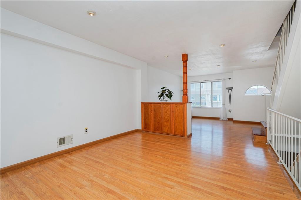21 Carol Place Graniteville Staten Island NY 10314
