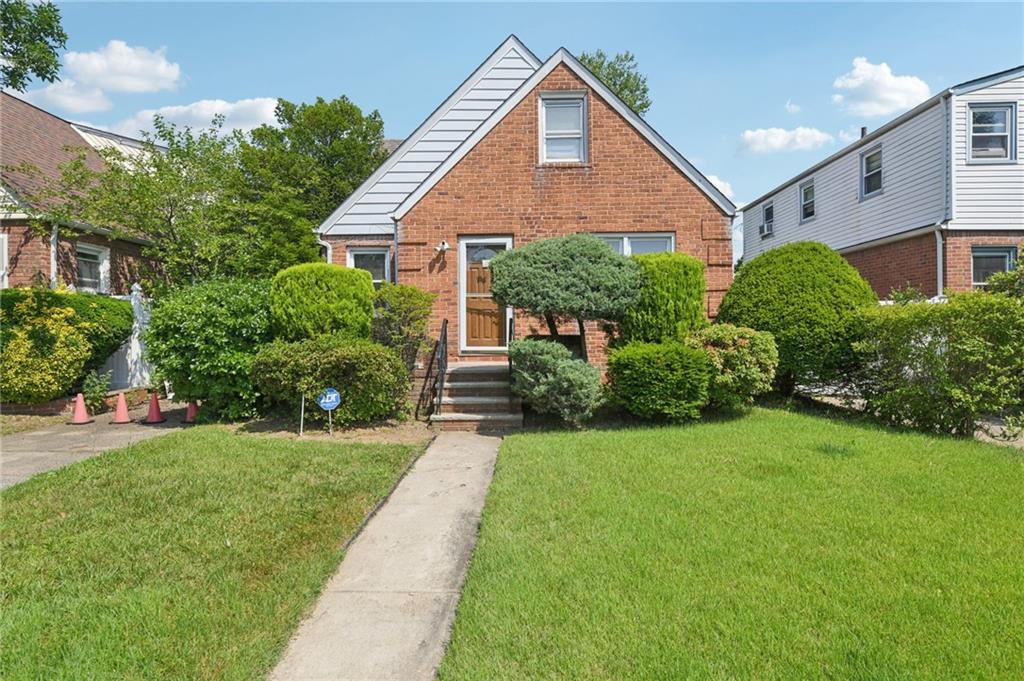 150 Heathcote Road Out of NYC Elmont NY 11003