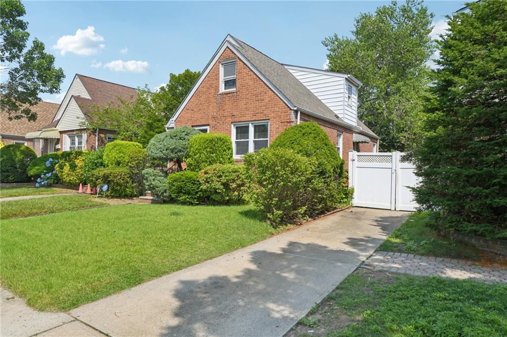 150 Heathcote Road Out of NYC Elmont NY 11003