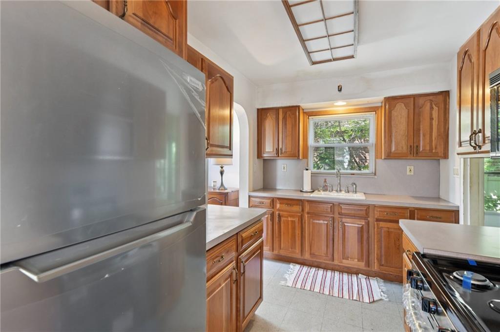 150 Heathcote Road Out of NYC Elmont NY 11003