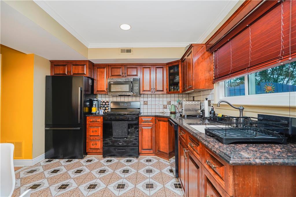 221 Arlo Road Sunnyside Staten Island NY 10301
