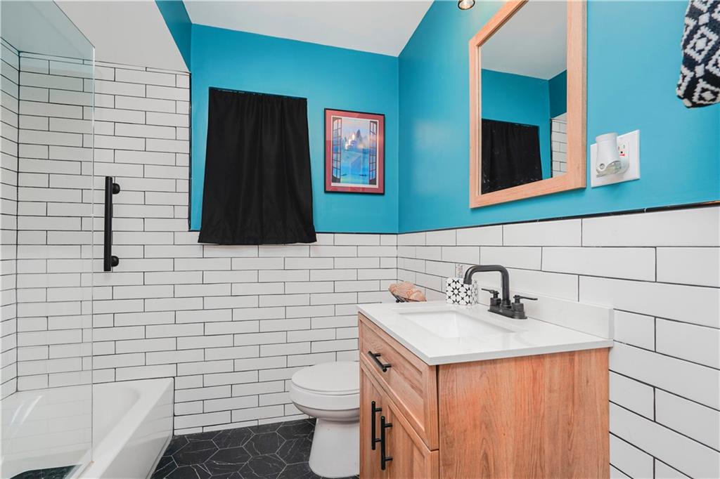 221 Arlo Road Sunnyside Staten Island NY 10301