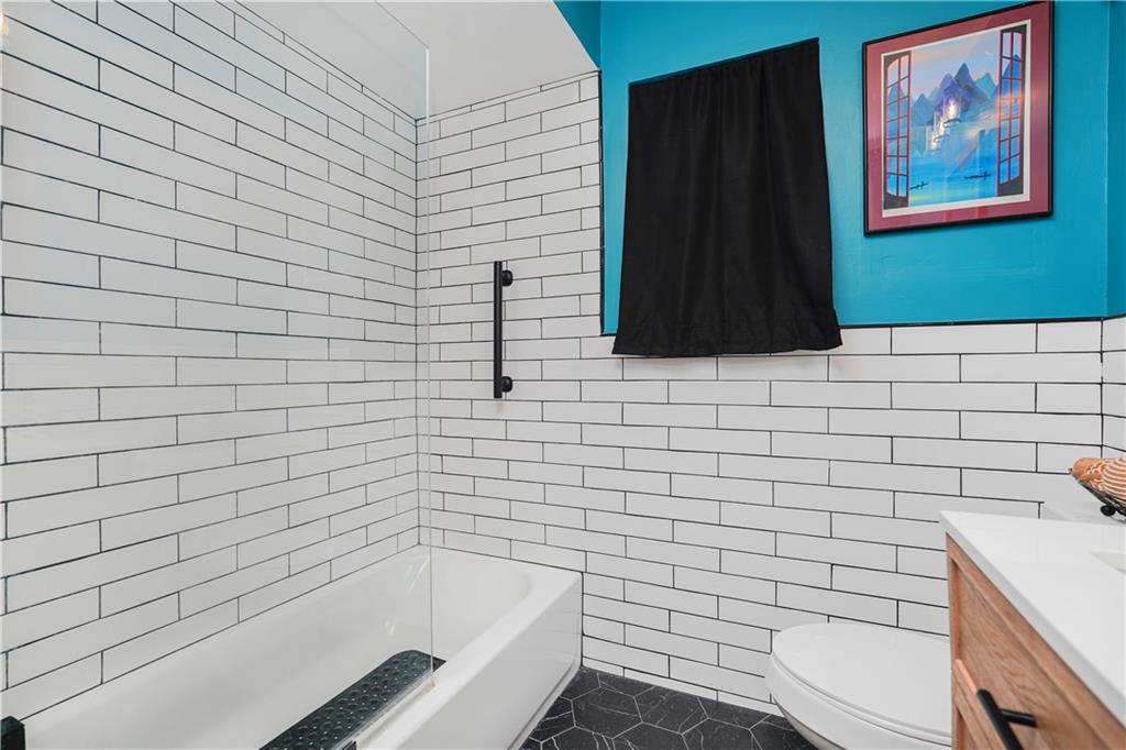 221 Arlo Road Sunnyside Staten Island NY 10301