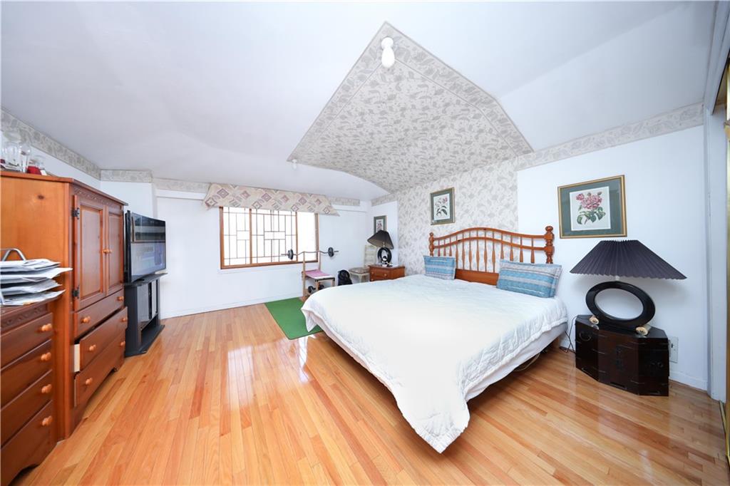 82 Seagate Court South Beach Staten Island NY 10305