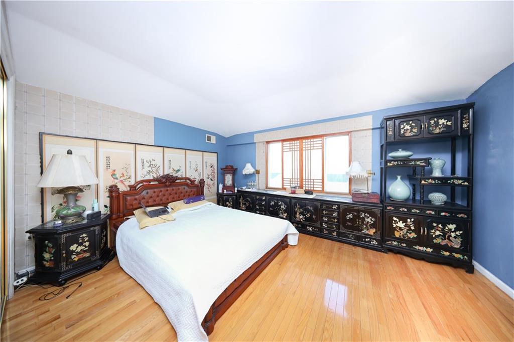 82 Seagate Court South Beach Staten Island NY 10305