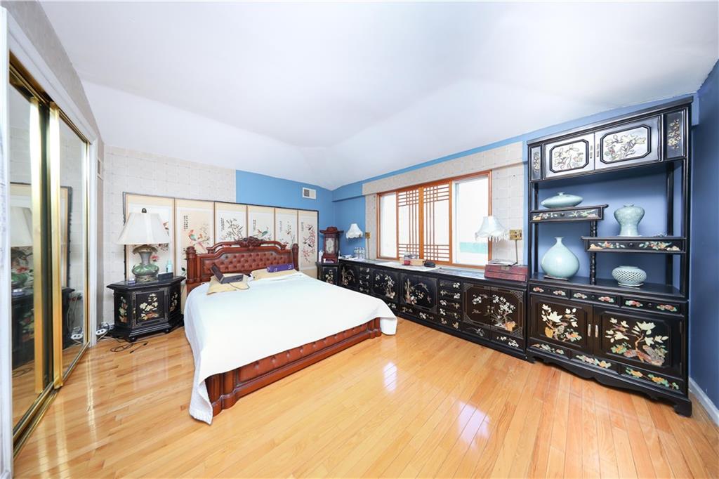 82 Seagate Court South Beach Staten Island NY 10305