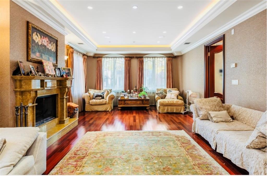 42 Beaumont Street Manhattan Beach Brooklyn NY 11235