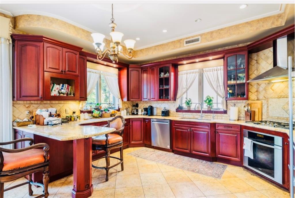 42 Beaumont Street Manhattan Beach Brooklyn NY 11235