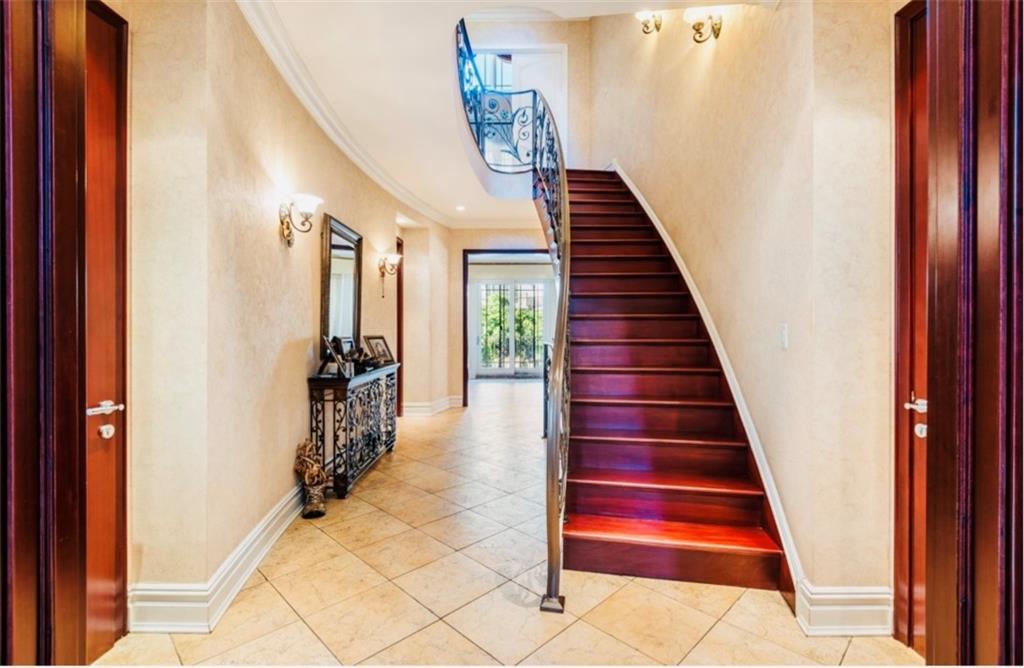 42 Beaumont Street Manhattan Beach Brooklyn NY 11235