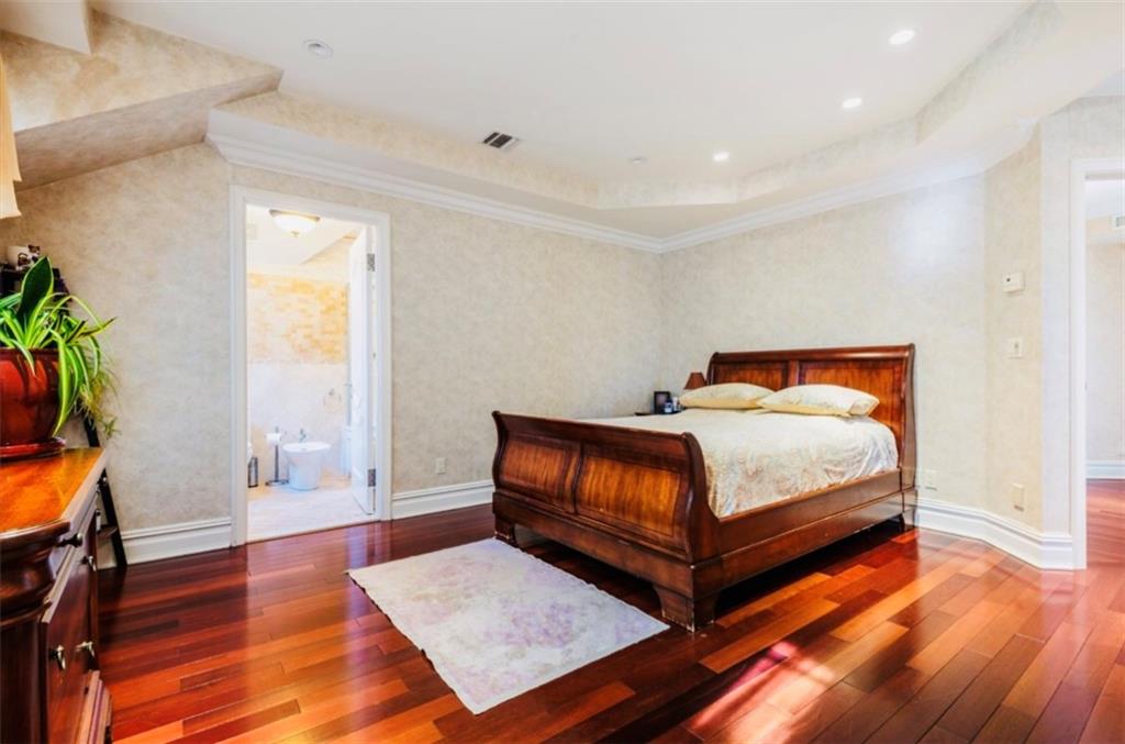 42 Beaumont Street Manhattan Beach Brooklyn NY 11235