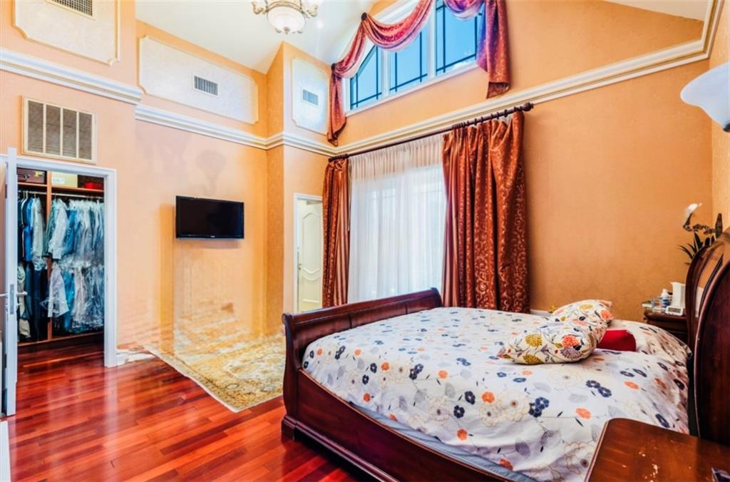 42 Beaumont Street Manhattan Beach Brooklyn NY 11235