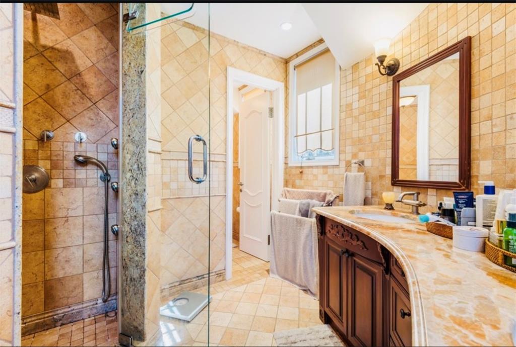 42 Beaumont Street Manhattan Beach Brooklyn NY 11235