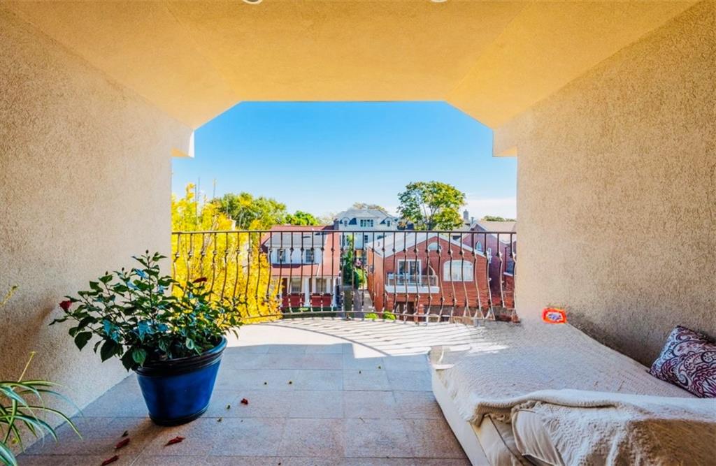42 Beaumont Street Manhattan Beach Brooklyn NY 11235
