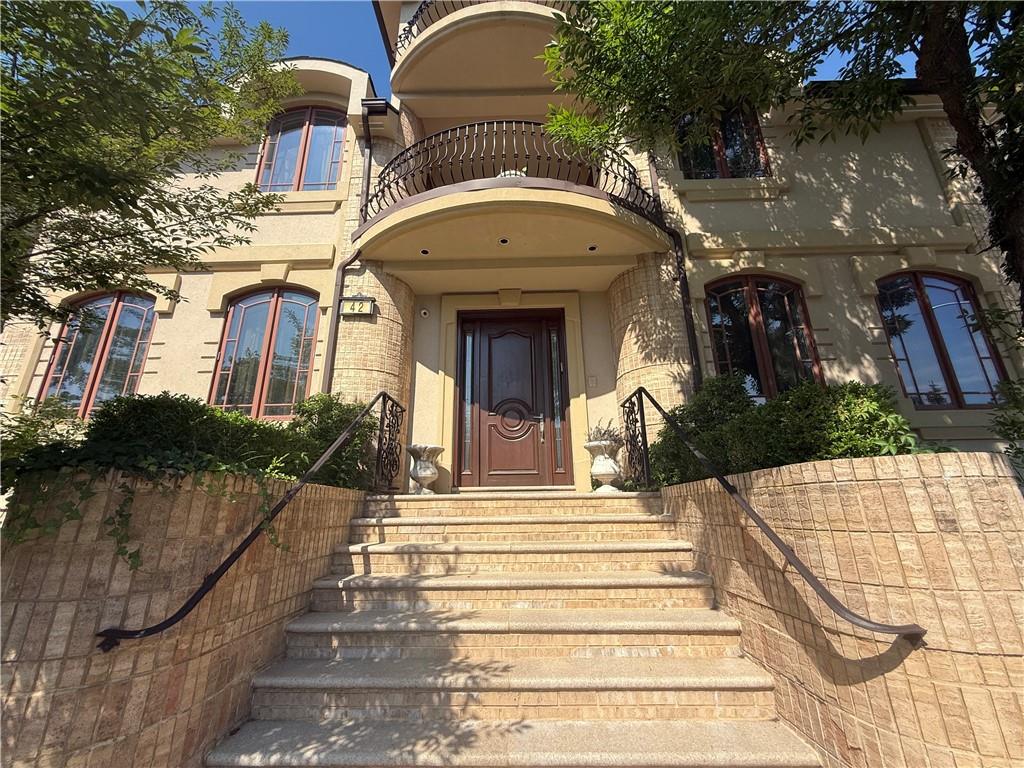 42 Beaumont Street Manhattan Beach Brooklyn NY 11235